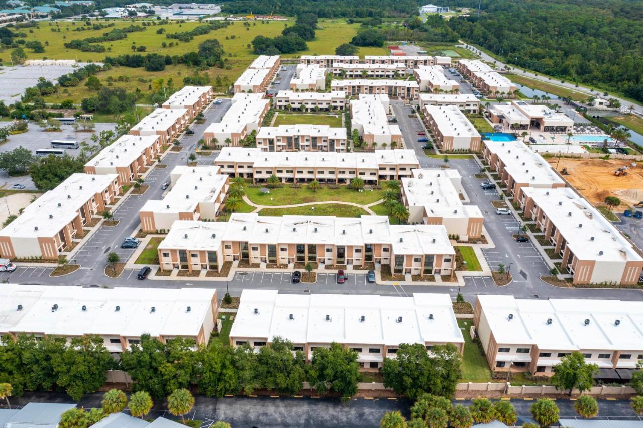 Stunning 4 Bd Close To Disney @ Magic Village Resort 7537 オーランド エクステリア 写真