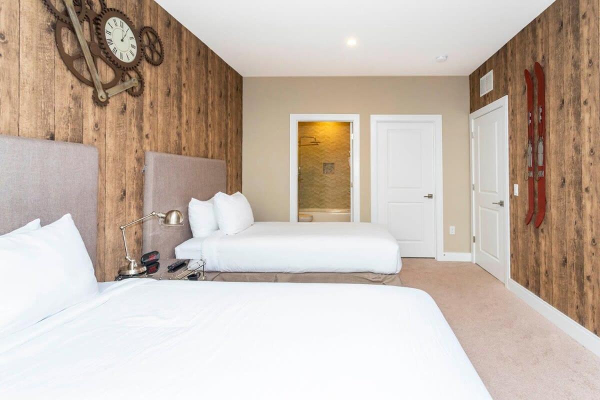 Stunning 4 Bd Close To Disney @ Magic Village Resort 7537 オーランド エクステリア 写真
