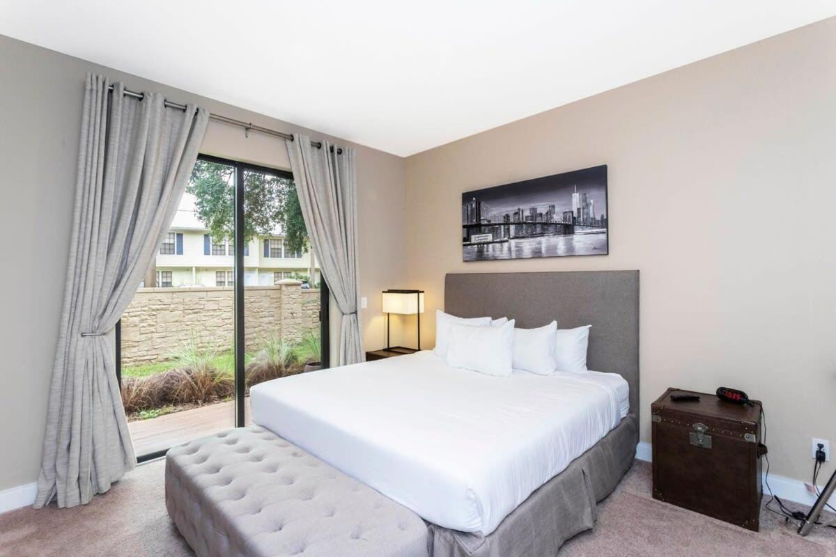 Stunning 4 Bd Close To Disney @ Magic Village Resort 7537 オーランド エクステリア 写真