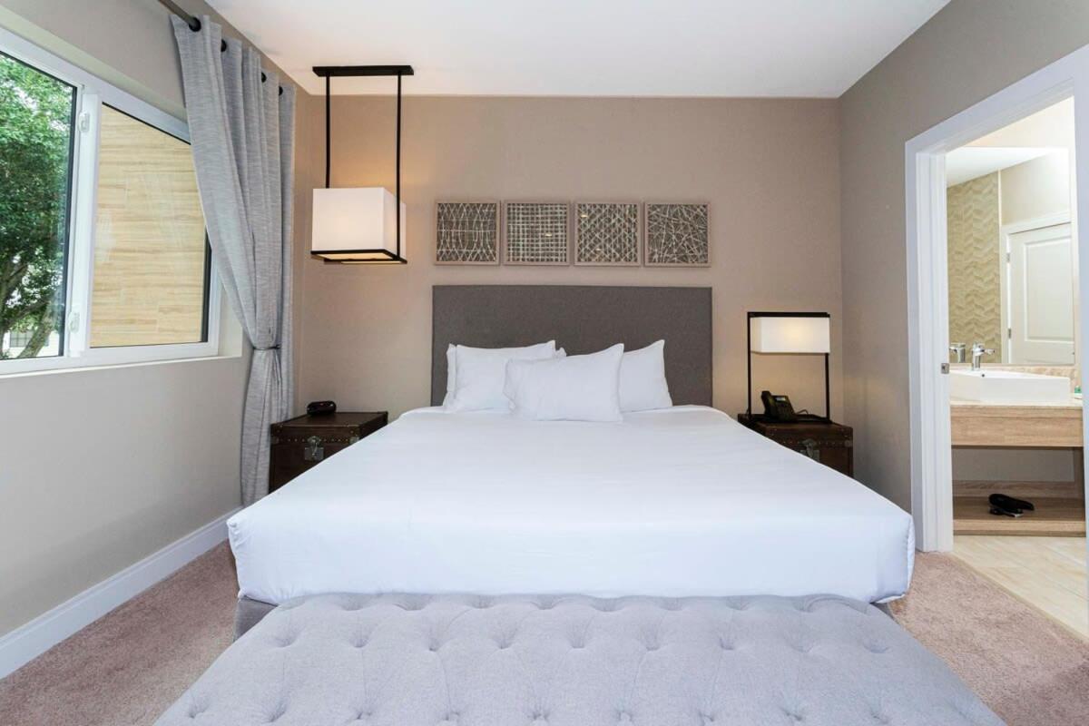 Stunning 4 Bd Close To Disney @ Magic Village Resort 7537 オーランド エクステリア 写真