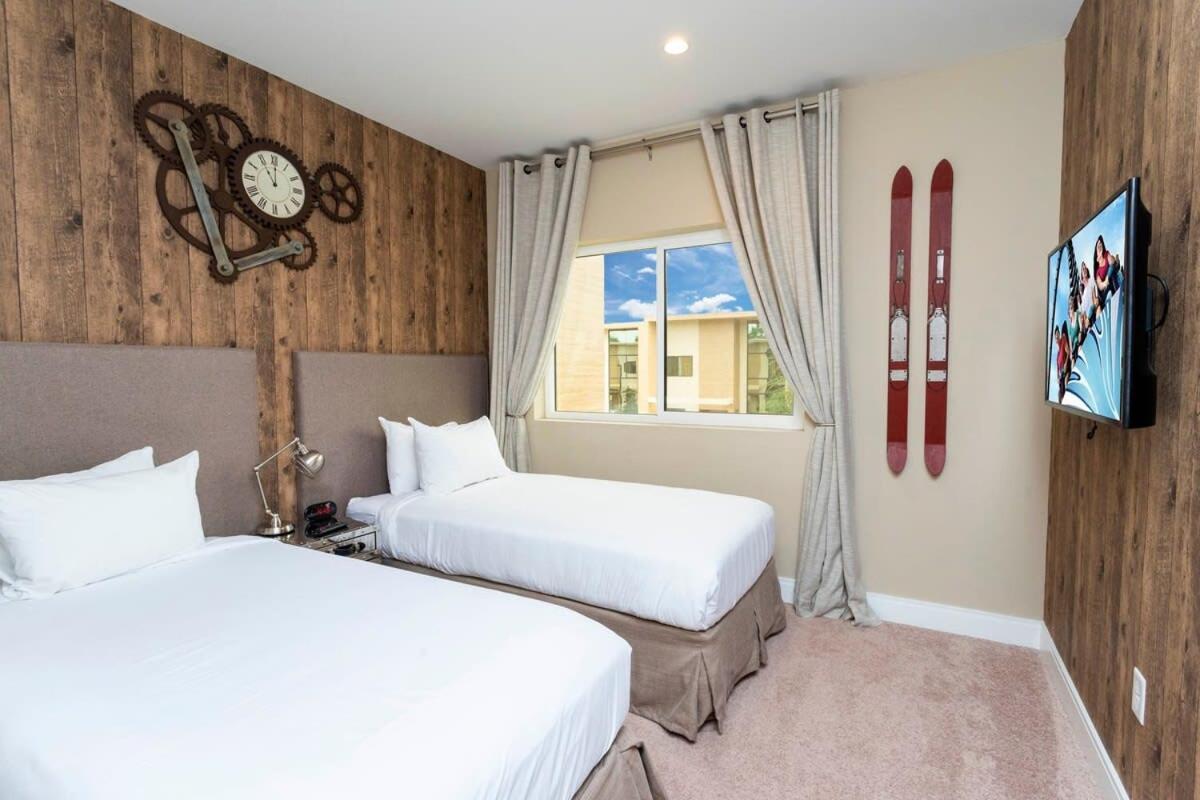 Stunning 4 Bd Close To Disney @ Magic Village Resort 7537 オーランド エクステリア 写真