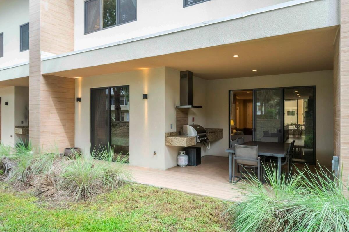 Stunning 4 Bd Close To Disney @ Magic Village Resort 7537 オーランド エクステリア 写真