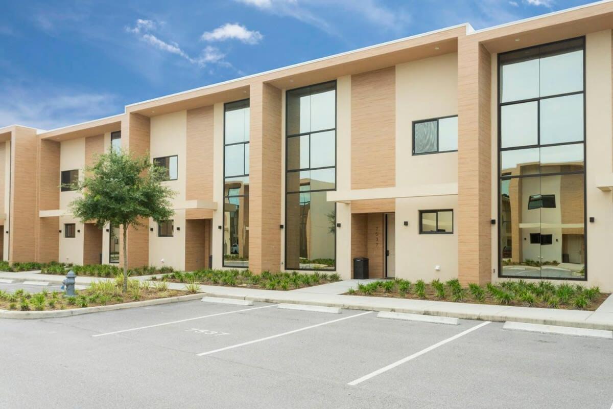 Stunning 4 Bd Close To Disney @ Magic Village Resort 7537 オーランド エクステリア 写真